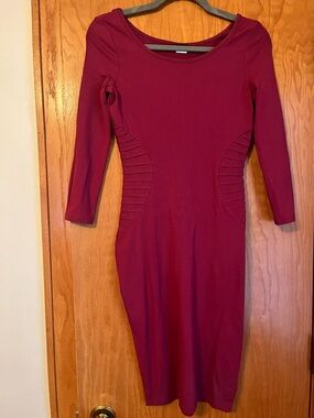VENUS Wine-Red Midi Bodycon Dress with Paneled Sides